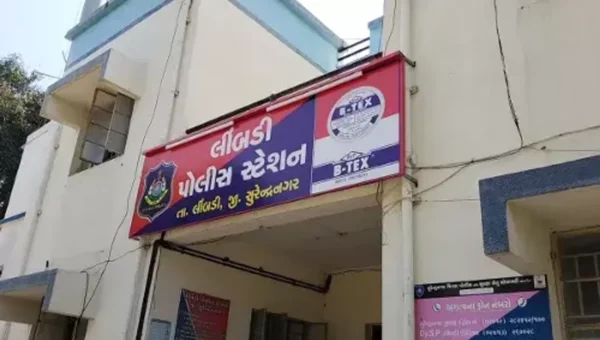 સુરેન્દ્રનગર: પૂર્વ પ્રેમિકાએ યુવક સાથે એવુ કર્યું કે તમે વાંચી દંગ રહી જશો!