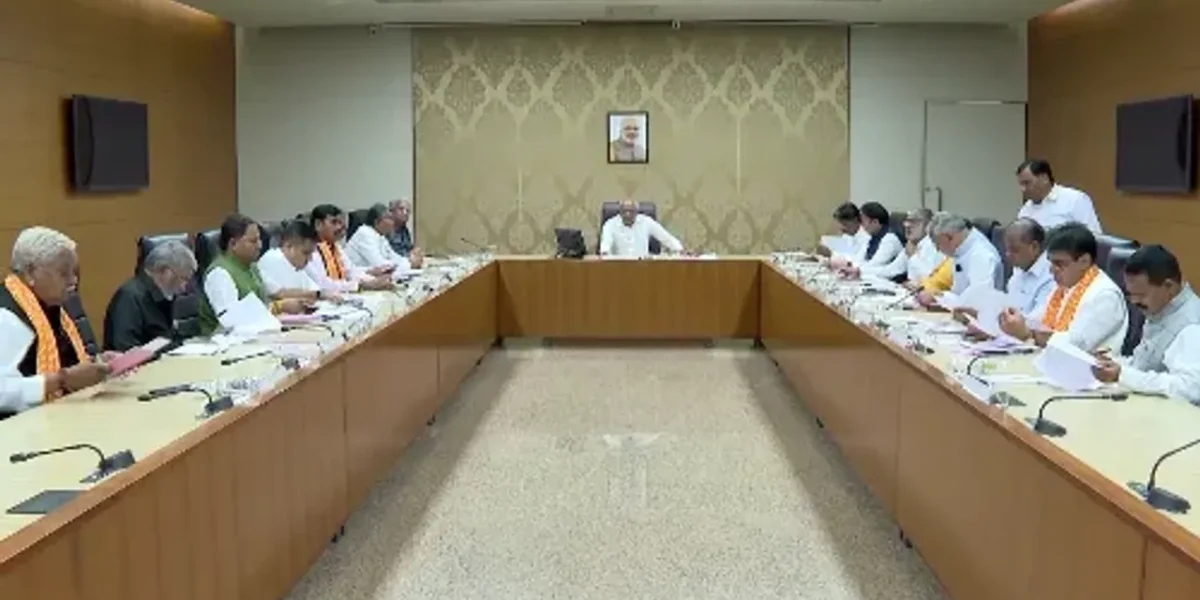 ગાંધીનગર : CM ભૂપેન્દ્ર પટેલના અધ્યક્ષસ્થાને કેબિનેટ બેઠક મળી, સરકારી વિભાગોમાં વહેલી ભરતી કરવા નિર્ણય લેવાયો