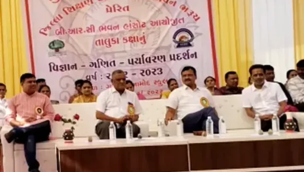 ભરૂચ: હાંસોટના આમોદની ગુરુકુળ વિદ્યાલયમાં બી.આર.સી.કક્ષાનું વિજ્ઞાન-ગણિત અને પર્યાવરણ પ્રદર્શન યોજાયુ