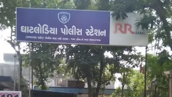 અમદાવાદ : માતા-પિતાએ ઠપકો આપતા બાળક શાળાએથી ઘરે જ ન આવ્યો, પોલીસે શોધી કાઢ્યો…