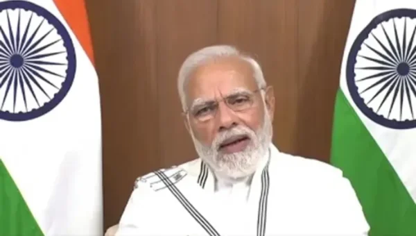 માતા હીરાબાના અંતિમ સંસ્કાર બાદ જ PM મોદીની પશ્ચિમ બંગાળને ભેટ,વંદે ભારત એક્સપ્રેસને લીલી ઝંડી