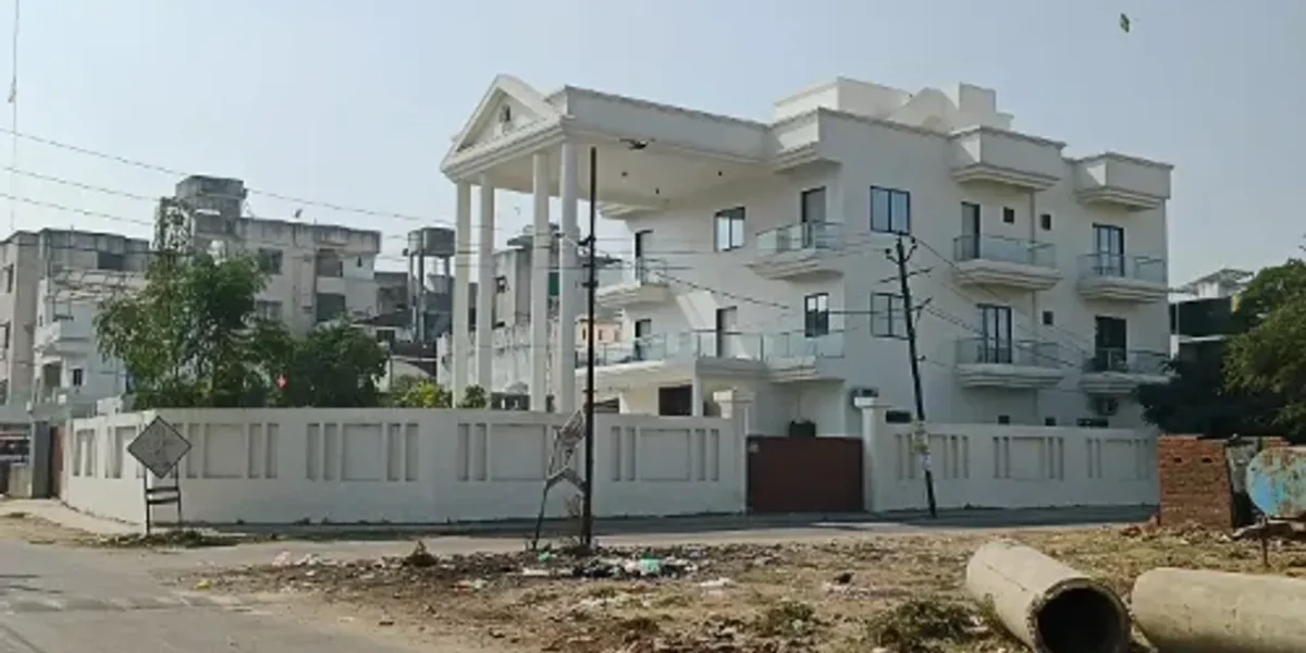 વડોદરા: રૂ.100 કરોડની સરકારી જમીન પડાવી લેનાર કૌભાંડી સંજયસિંહ જેલમાં ધકેલાયો