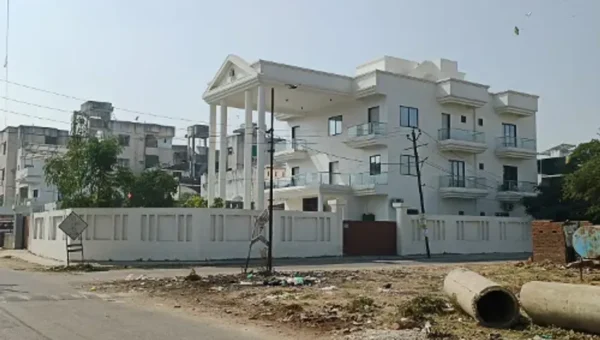 વડોદરા: રૂ.100 કરોડની સરકારી જમીન પડાવી લેનાર કૌભાંડી સંજયસિંહ જેલમાં ધકેલાયો