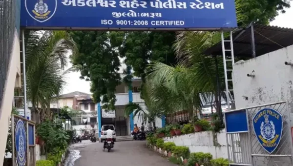 અંકલેશ્વર: નવા દિવા ગામેથી પોલીસે વિદેશી દારૂના જથ્થા સાથે બુટલેગરની કરી ધરપકડ
