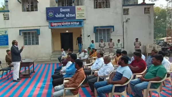 ભરૂચ : ઉતરાયણ પર્વને ધ્યાનમાં રાખી ઝઘડિયાના ઉમલ્લા પોલીસ મથકે યોજાય શાંતિ સમિતિની બેઠક