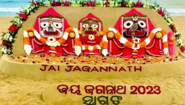 નવા વર્ષના ઉત્સાહ સાથે સ્વાગત પુરીમાં રેતી પર ભગવાન જગન્નાથની 15 ફૂટ લાંબી મૂર્તિ બનાવી