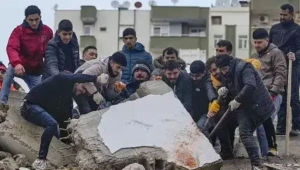 Turkey Earthquake: કકડાવતી ઠંડી વચ્ચે લોકો કાટમાળ નીચે ફસાયા, વાંચો તુર્કી ભૂકંપની કહાની.!