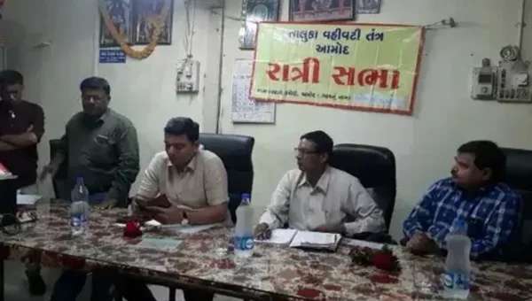 ભરૂચ : લોકપ્રશ્નોનું નિરાકરણ લાવવા આમોદ તાલુકા વહીવટી તંત્ર દ્વારા સરભાણ ગામે રાત્રી સભા યોજાય…