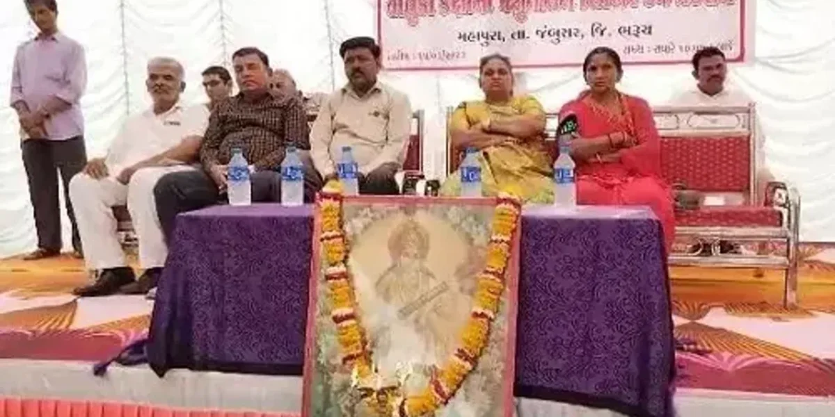 ભરૂચ : જંબુસરના મહાપુરા ગામે તાલુકા કક્ષાની પશુપાલન શિબિર યોજાય…