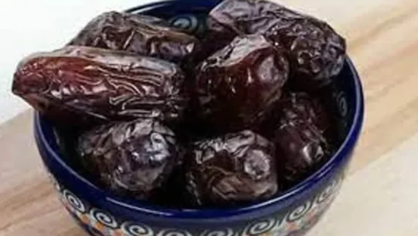 રોજ માત્ર 4 ખજૂર ખાઈ લેવાથી શરીરને થાય છે અઢળક ફાયદા, જાણશો તો તમે પણ ખાવા લાગશો