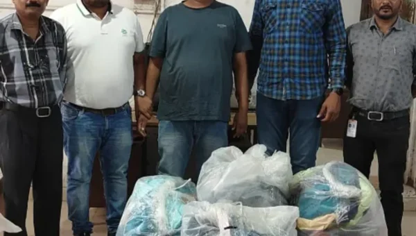 ભરૂચ: બ્રાન્ડેડ કંપનીના નામે ડુપ્લિકેટ કપડાનું વેચાણ કરતા વેપારીની ધરપકડ, રૂ.1.50 લાખનો મુદ્દામાલ કબ્જે લેવાયો