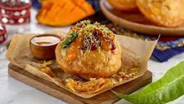 વિકેન્ડ પર બનાવવા માંગો છો delicious સ્નેક, ટ્રાઈ કરો મેંગો ખસતા કચોરી