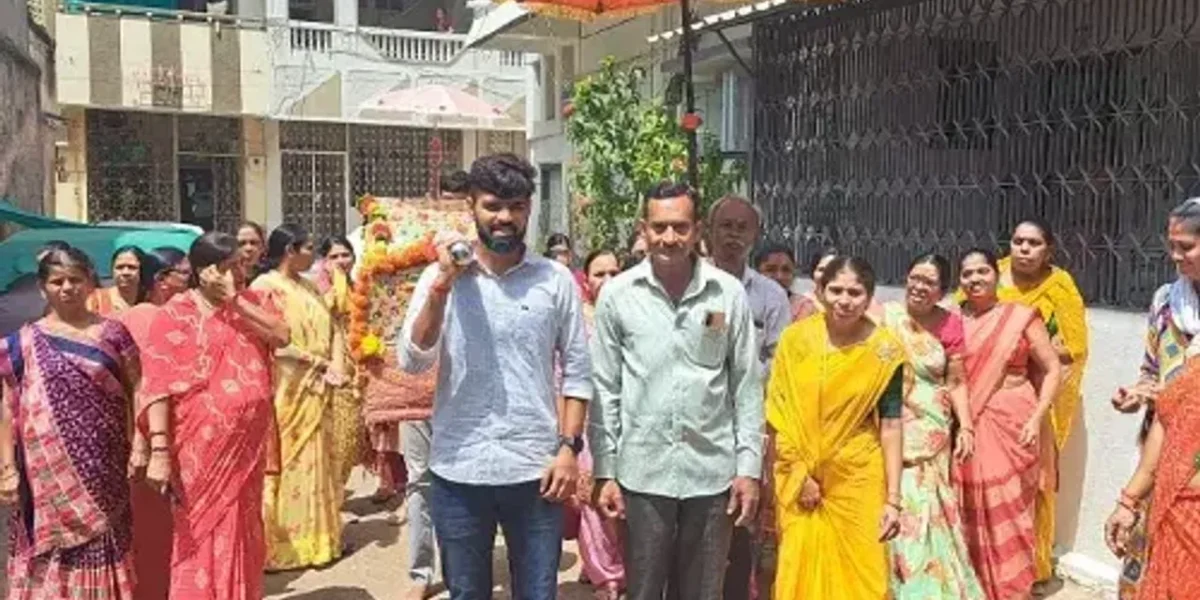 ભરૂચ : ઝઘડિયા પંથકમાં ઠેર ઠેર હનુમાન જયંતિની ભવ્ય ઉજવણી કરવામાં આવી, હનુમાન ચાલીસાના પાઠ ઉપરાંત સુંદરકાંડના પાઠનું પણ કરવામાં આવ્યું આયોજન