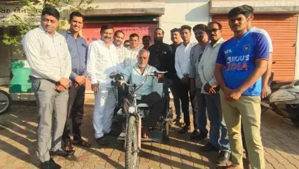 ભરૂચ : ઝઘડીયાના ધારાસભ્ય રિતેશ વસાવાનું સેવાકાર્ય, વાલિયાના મેરા ગામના વિકલાંગ નાગરીકને ઇલેક્ટ્રિક સાયકલ ભેટ આપી…
