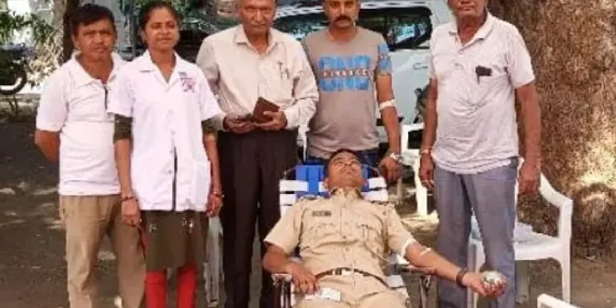 ભરૂચ : રાજપારડી પોલીસ મથકે યોજાય રક્તદાન શિબિર, 55 યુનિટ રક્ત એકત્ર કરાયું…