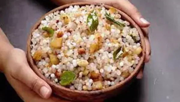 શ્રાવણ મહિનામાં ઘરે બનાવો ફરાળી સાબુદાણાની ખિચડી, મળશે બજાર જેવો જ ટેસ્ટ……