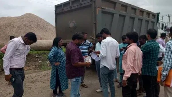 ભરૂચ: ઝઘડીયાના રાજપારડીમાં વાહન ચેકિંગ, ઓવરલોડ 10 વાહન ચાલકો ઝડપાયા