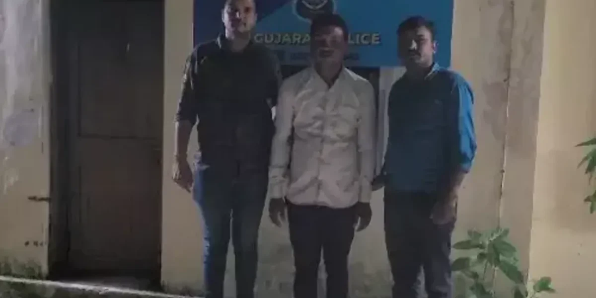 11 વર્ષ પહેલાં ST બસમાં લૂંટ કરનાર નાચતા ફારતા આરોપીને પંચમહાલ LCB પોલીસે દબોચી લીધો