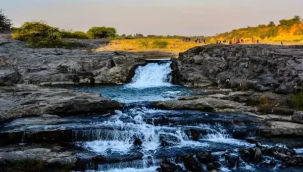 કરો વીકેન્ડ પ્લાન, ચોમાસામાં અચૂક લો મજા આ ધોધની, મજા જ પડી જશે…..