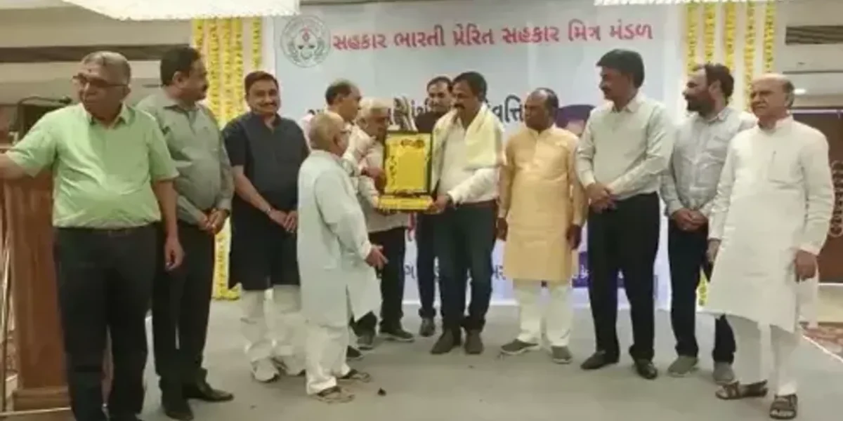 ભરૂચ જીલ્લા રજીસ્ટ્રાર નિવૃત કર્મી સુરેશ આહીરનો વિદાય સમારોહ યોજાયો, સાંસદ મનસુખ વસાવા રહ્યા ઉપસ્થિત…