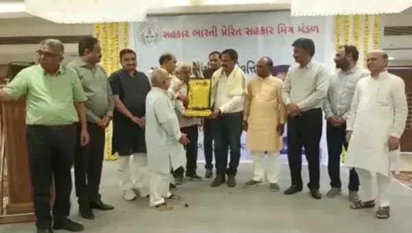 ભરૂચ જીલ્લા રજીસ્ટ્રાર નિવૃત કર્મી સુરેશ આહીરનો વિદાય સમારોહ યોજાયો, સાંસદ મનસુખ વસાવા રહ્યા ઉપસ્થિત…