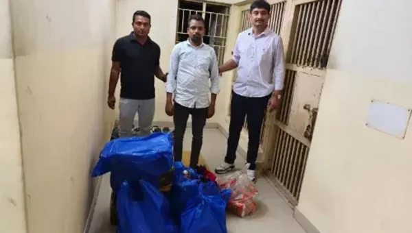 ભરૂચ: વાલિયાના પીઠોર ગામેથી વિદેશી દારૂના જથ્થા સાથે એક ઇસમની ક્રાઇમ બ્રાન્ચે કરી ધરપકડ
