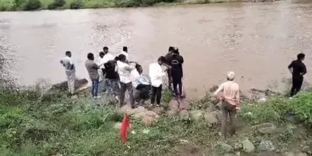 ભરૂચ:નેત્રંગના થવા ગામ નજીક નદીમાં ડૂબી જતાં વિદ્યાર્થીનું મોત, પોલીસે તપાસ શરૂ કરી