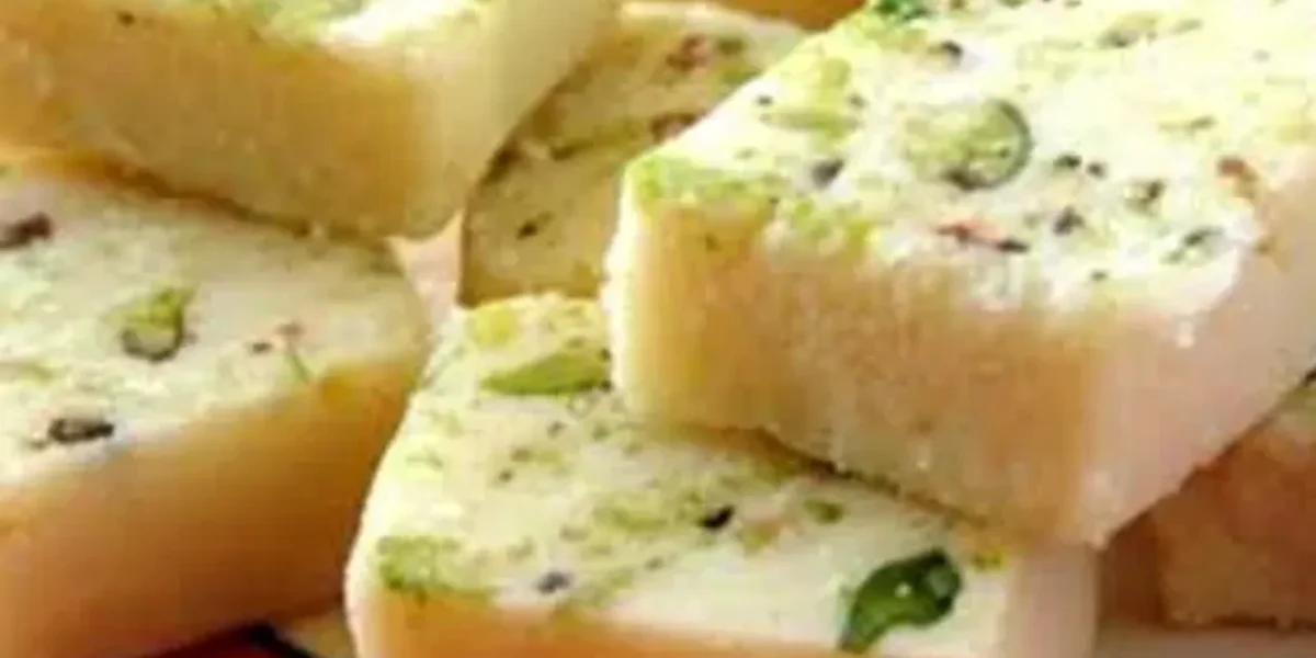 શું તમે ક્યારેય ઘરે માવાની બરફી બનાવી છે? તો ટ્રાઈ કરો આ રેસેપી, એકદમ બનશે સોફ્ટ….