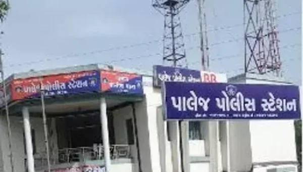 ભરૂચ: શેરપુરા ખુર્શીદ પાર્ક સોસાયટીમાં વોન્ટેડ બુટલેગરના ઘરમાંથી રૂપિયા 96 હજારનો વિદેશી દારૂનો જથ્થો મળી આવ્યો,પોલીસે તપાસ શરૂ કરી