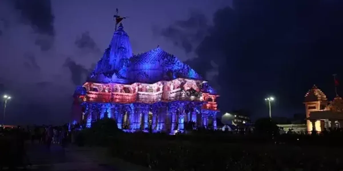 શ્રાવણ શુક્લ દશમી પર સોમનાથ મહાદેવને ગંગા અવતરણ દર્શનનો ભવ્ય શૃંગાર કરવામાં આવ્યો