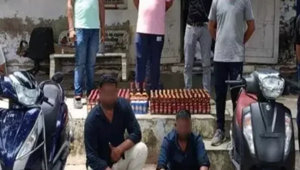 ભરૂચ : મારવાડી ટેકરાથી દારૂના જથ્થા સાથે પોલીસે કરી કુખ્યાત બુટલેગર સહિત 2 શખ્સોની અટકાયત…