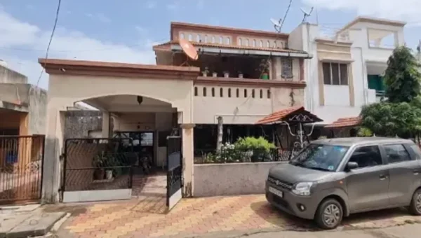 અંકલેશ્વર તાલુકાના 2 અલગ અલગ ગામમાં તસ્કરોનો તરખાટ, ડોલર અને સોના-ચાંદીના ઘરેણાંની ચોરી થતાં પોલીસ તપાસ શરૂ…