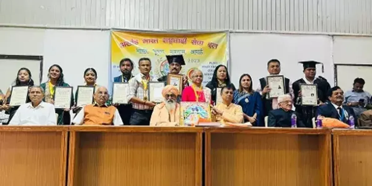 ભરૂચ: બી.એચ. મોદી વિદ્યામંદિરના આચાર્ય હરેન્દ્રસિંહ નટવરસિંહ સિંધાને માનદ ડોક્ટરેટની પદવી એનાયત કરવામાં આવી