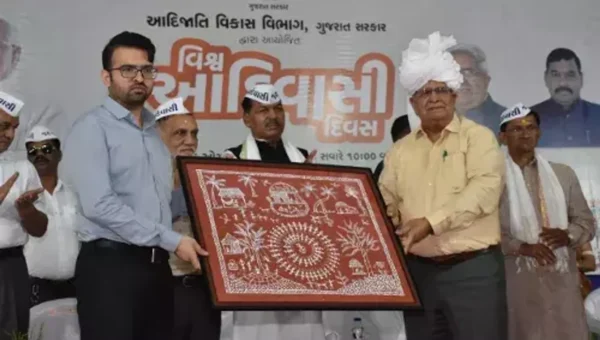 ડાંગ : આહવા ખાતે યોજાયો વિશ્વ આદિવાસી દિવસ, રાજ્યમંત્રી કનુભાઈ દેસાઈ રહ્યા વિશેષ ઉપસ્થિત