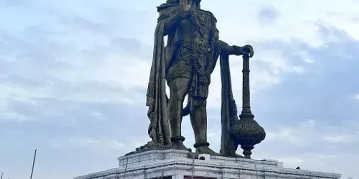 સાળંગપુર મંદિર વિવાદનો અંત: આજે વહેલી સવારે ભીંતચિત્રો હટાવાયા, મંદિર પરિસરમાં ચુસ્ત પોલીસ બંદોબસ્ત ગોઠવાયો