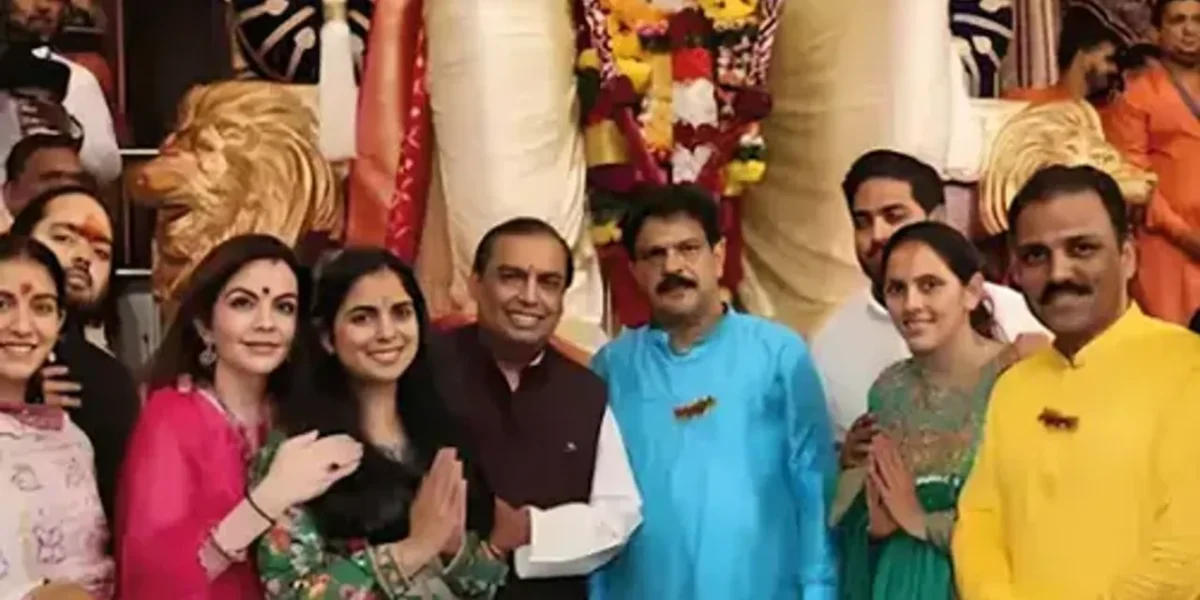 લાલબાગચા રાજાના દર્શને પહોંચ્યો અંબાણી પરિવાર, પરિવાર માટે કરાય કડક સુરક્ષા વ્યવસ્થા…..