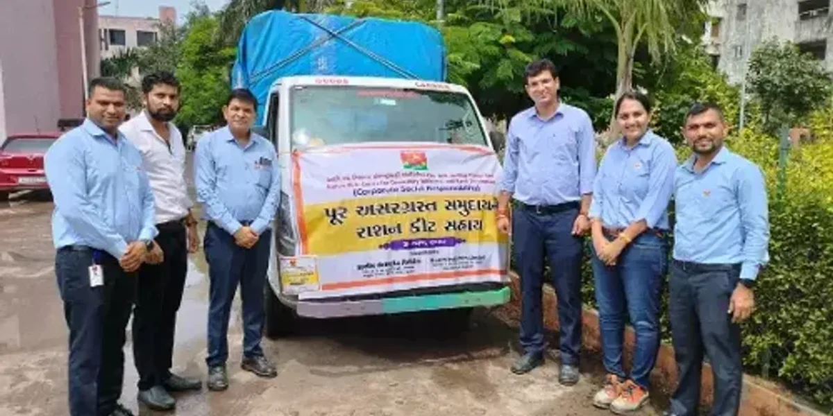 ભરૂચ: વિલાયત GIDCમાં આવેલ ગ્રાસિમ કંપની દ્વારા પૂર અસરગ્રસ્તો માટે મદદ પહોંચાડવામાં આવી