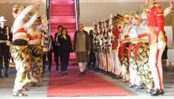 વડાપ્રધાન મોદી ASEAN-ભારત અને પૂર્વ એશિયા સમિટમાં ભાગ લેવા ઇન્ડોનેશિયા પહોંચ્યા
