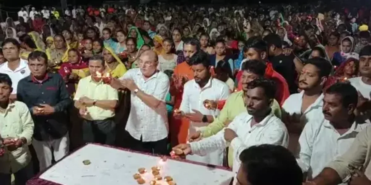 ભરૂચ : શ્રાવણ માસના અંતિમ શનિવારે હાંસોટના દંત્રાઇ ગામે હનુમાન ચાલીસાનું સમૂહ પઠન કરાયું…