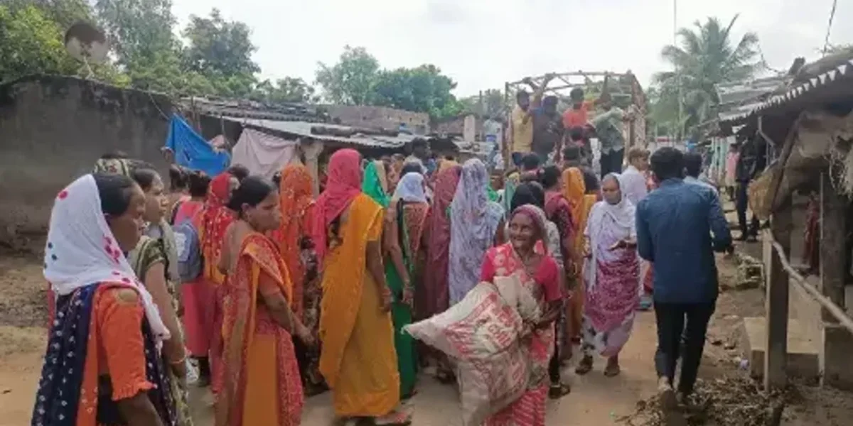 ભરૂચ: ઝઘડીયાના પૂરઅસરગ્રસ્ત ગામડાઓની વ્હારે આવી ડોમેસ્ટ્રીક ક્રિકેટ પ્લેયર મુસ્કાન વસાવા,વાંચો શું કરી સહાય