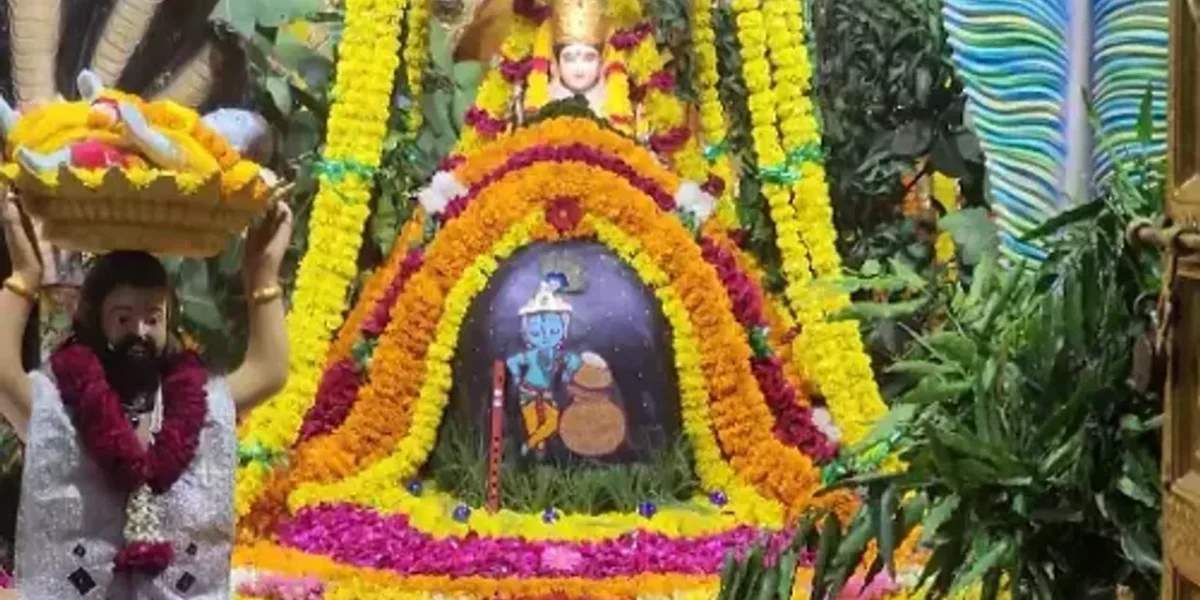 સોમનાથ જ્યોતિર્લિંગ પર બાળકૃષ્ણની પ્રતિકૃતિ સાથે કૃષ્ણ જન્મોત્સવનું ભાતચિત્ર ઊભું કરાયું