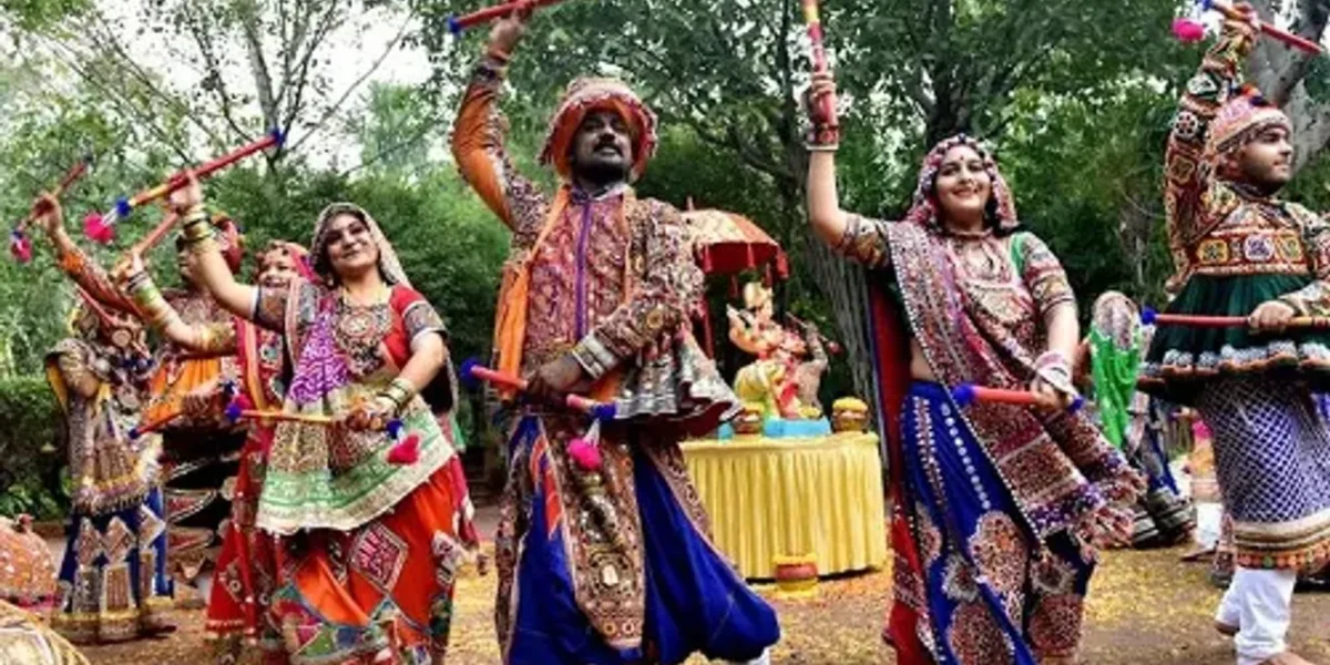 આ નવરાત્રીમાં દિલ ખોલીને રમજો દાંડિયા, વજન ઘટાડવાની સાથે સાથે થશે આ જબરદસ્ત ફાયદાઓ……