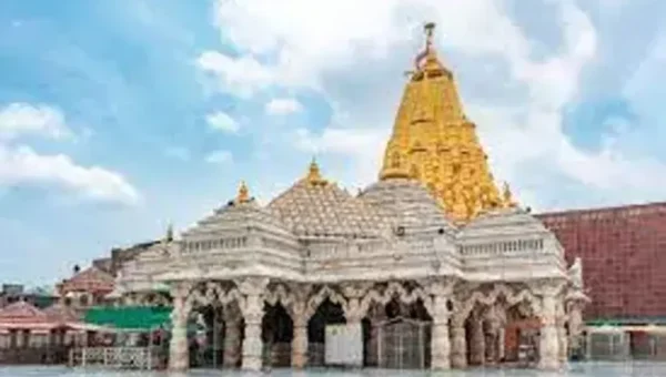 ચંદ્રગ્રહણને લઈ રાજ્યના કેટલાક મંદિરમાં દર્શનના સમયમાં કરાયો ફેરફાર