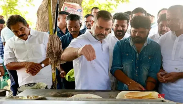 તેલંગાણાના જગતિયાલ જિલ્લામાં હાઈ-વે પર કોંગ્રેસ નેતા રાહુલ ગાંધી આ શું બનાવી રહ્યા છે? જાણો વિગતવાર…