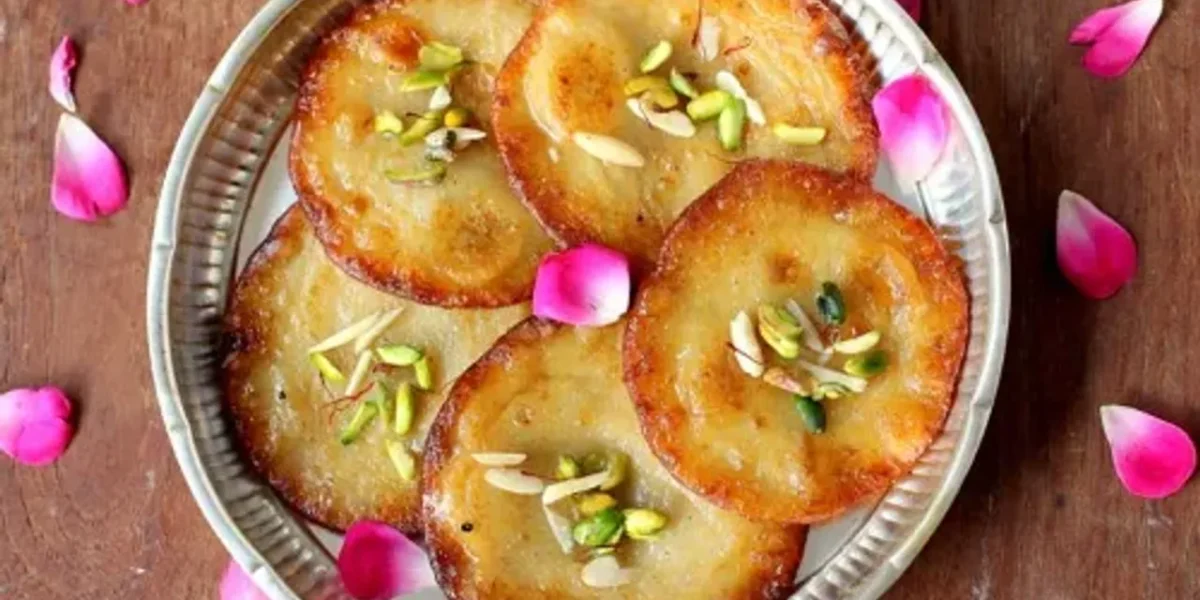 ચોથા નોરતે કુષ્માંડા માતાજીને ધરાવો માલપુઆનો ભોગ, જાણો ઘરે બનાવવાની એકદમ સરળ રેસેપી…