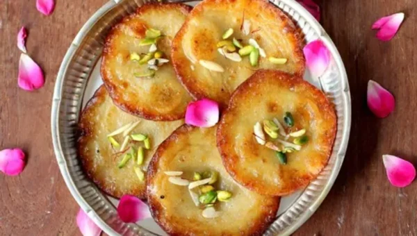 ચોથા નોરતે કુષ્માંડા માતાજીને ધરાવો માલપુઆનો ભોગ, જાણો ઘરે બનાવવાની એકદમ સરળ રેસેપી…