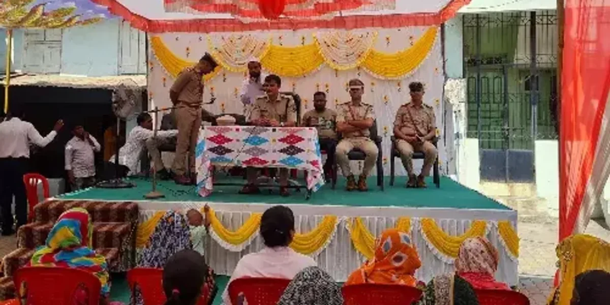 અંકલેશ્વર: ખરોડ ગામ ખાતે પોલીસ દ્વારા યોજાયો લોક દરબાર,SP મયુર ચાવડા રહ્યા ઉપસ્થિત