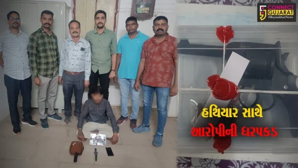 વડોદરા : પોલીસે રિવોલવર અને 6 જીવતા કારતૂસ સાથે યુવકને ઝડપી પાડ્યો,તપાસમાં થયો ચોંકાવનારો ખુલાસો