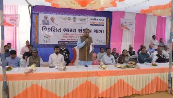 જામનગરના જાંબુડા ખાતે કેબિનેટ મંત્રી રાઘવજી પટેલના અધ્યક્ષ સ્થાને વિકસિત ભારત સંકલ્પ યાત્રા યોજાય