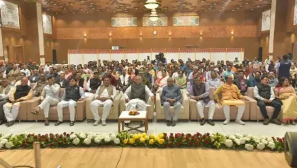 ગાંધીનગર: ઉત્તરપ્રદેશ ફાઉન્ડેશન ડે નિમિત્તે રાજભવન ખાતે યોજાયેલ કાર્યક્રમમાં અંકલેશ્વરના ત્રણ સેવાભાવી નાગરિકોનું સન્માન..!